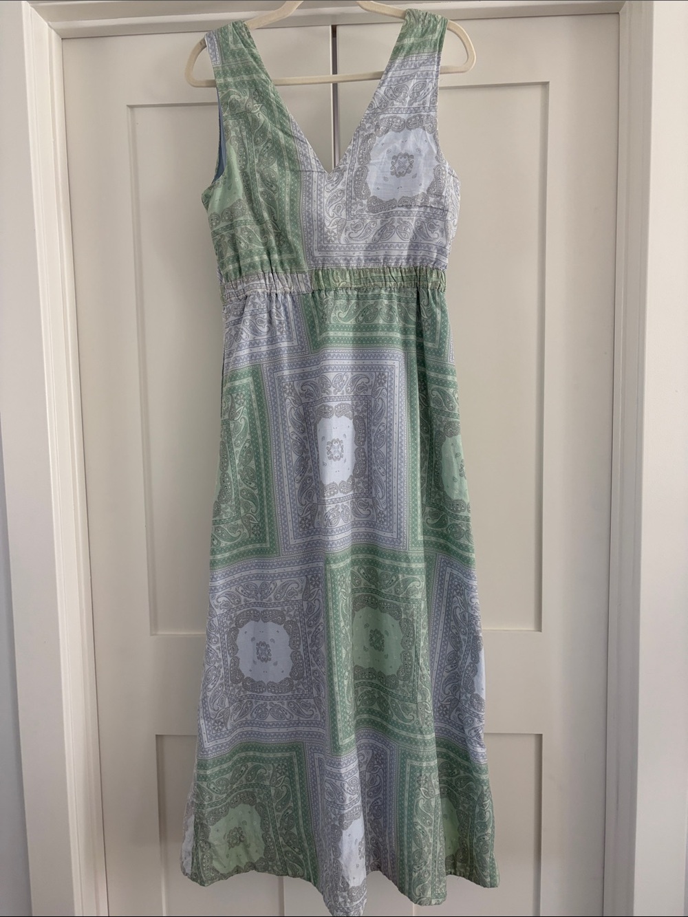 Universal Thread Green & Light Blue Paisley V-Neck Maxi Dress, small - Picture 6 of 6